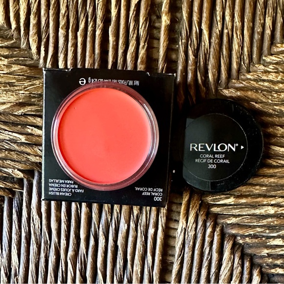 ✨♥️ Revlon Photo Ready Cream Blush ♥️✨ Coral Reef ♥️ - Picture 2 of 9